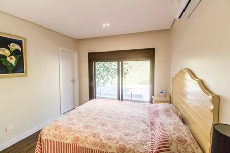 Casa de condomínio à venda com 385m², 4 quartos e 4 vagasSuíte 2