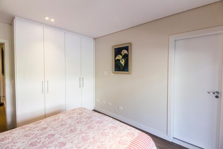 Casa de condomínio à venda com 385m², 4 quartos e 4 vagasSuíte 2