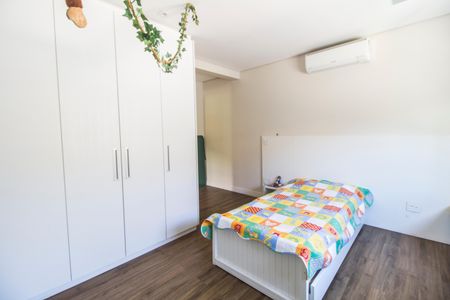 Casa de condomínio à venda com 385m², 4 quartos e 4 vagasSuíte 4