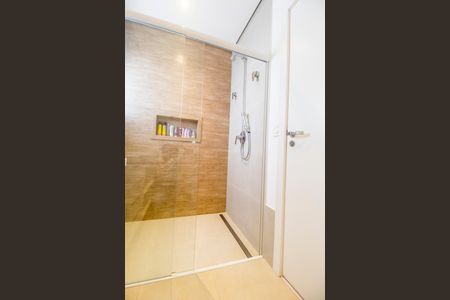 Casa de condomínio à venda com 385m², 4 quartos e 4 vagasBanheiro da Suíte 2