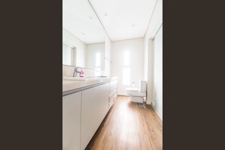 Casa de condomínio à venda com 385m², 4 quartos e 4 vagasBanheiro da Suíte