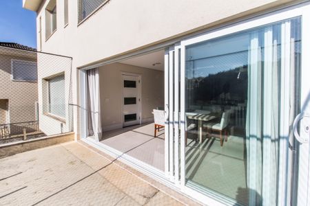 Casa de condomínio à venda com 385m², 4 quartos e 4 vagasVaranda da Sala de Jantar