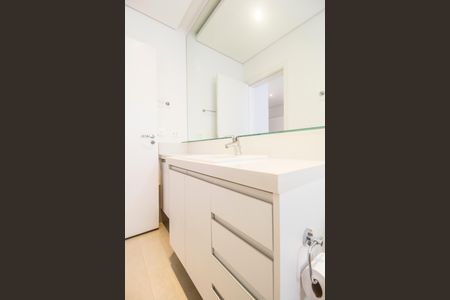 Casa de condomínio à venda com 385m², 4 quartos e 4 vagasBanheiro da Suíte 3