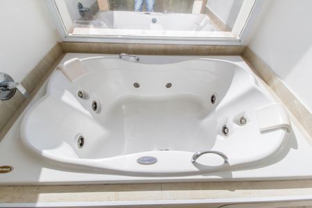 Casa de condomínio à venda com 385m², 4 quartos e 4 vagasBanheiro da Suíte