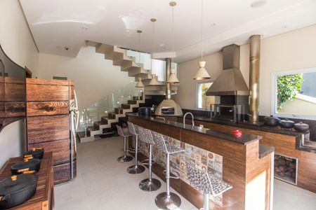 Casa de condomínio à venda com 385m², 4 quartos e 4 vagasÁrea gourmet