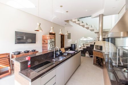 Casa de condomínio à venda com 385m², 4 quartos e 4 vagasÁrea gourmet