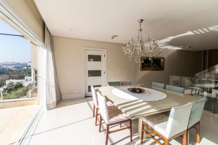 Casa de condomínio à venda com 385m², 4 quartos e 4 vagasSala de Jantar
