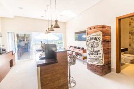 Casa de condomínio à venda com 385m², 4 quartos e 4 vagasÁrea gourmet