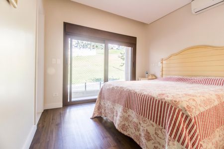 Casa de condomínio à venda com 385m², 4 quartos e 4 vagasSuíte 2