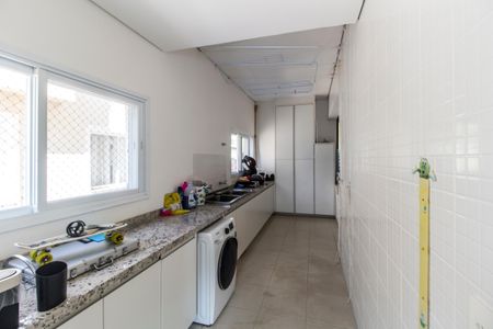 Casa de condomínio à venda com 385m², 4 quartos e 4 vagasÁrea de Serviço