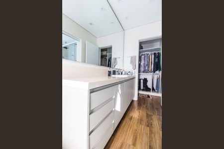 Casa de condomínio à venda com 385m², 4 quartos e 4 vagasCloset da suíte 1