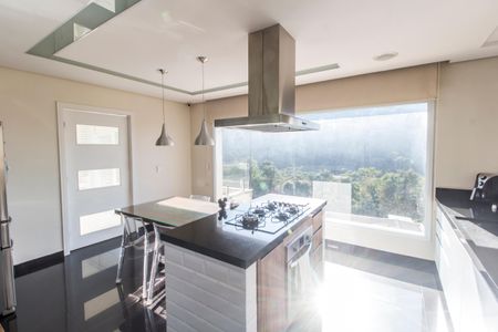 Casa de condomínio à venda com 385m², 4 quartos e 4 vagasCozinha