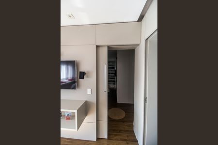 Casa de condomínio à venda com 385m², 4 quartos e 4 vagasCloset da suíte 1