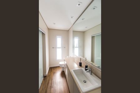 Casa de condomínio à venda com 385m², 4 quartos e 4 vagasBanheiro da Suíte