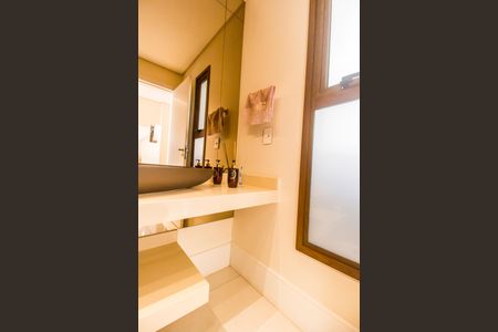 Casa de condomínio à venda com 385m², 4 quartos e 4 vagasLavabo da Sala de TV