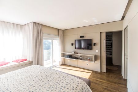 Casa de condomínio à venda com 385m², 4 quartos e 4 vagasSuíte 