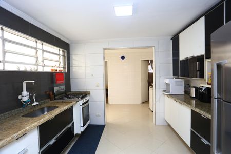 Casa à venda com 156m², 4 quartos e 2 vagas Casa à venda com 156m², 4 quartos e 2 vagasCozinha