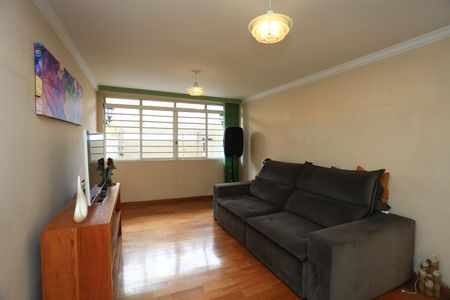 Casa à venda com 156m², 4 quartos e 2 vagas Casa à venda com 156m², 4 quartos e 2 vagasSala