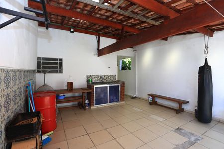 Casa à venda com 156m², 4 quartos e 2 vagas Casa à venda com 156m², 4 quartos e 2 vagasQuintal