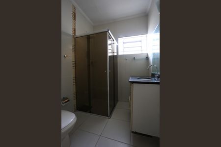 Casa à venda com 156m², 4 quartos e 2 vagas Casa à venda com 156m², 4 quartos e 2 vagasBanheiro