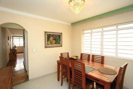 Casa à venda com 156m², 4 quartos e 2 vagas Casa à venda com 156m², 4 quartos e 2 vagasSala 2