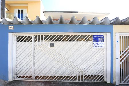 Casa à venda com 156m², 4 quartos e 2 vagas Casa à venda com 156m², 4 quartos e 2 vagasFachada