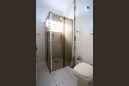 Casa à venda com 156m², 4 quartos e 2 vagas Casa à venda com 156m², 4 quartos e 2 vagasBanheiro da Suíte