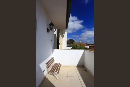 Casa à venda com 156m², 4 quartos e 2 vagas Casa à venda com 156m², 4 quartos e 2 vagassuíte varanda