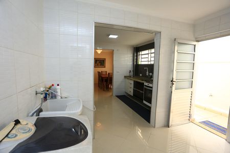 Casa à venda com 156m², 4 quartos e 2 vagas Casa à venda com 156m², 4 quartos e 2 vagasÁrea de Serviço