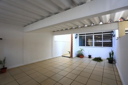Casa à venda com 156m², 4 quartos e 2 vagas Casa à venda com 156m², 4 quartos e 2 vagasGaragem