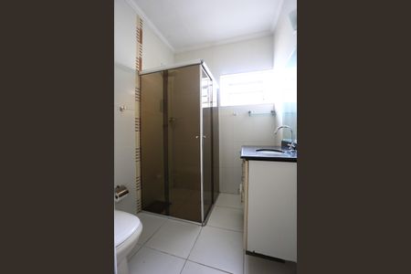 Casa à venda com 156m², 4 quartos e 2 vagas Casa à venda com 156m², 4 quartos e 2 vagasBanheiro