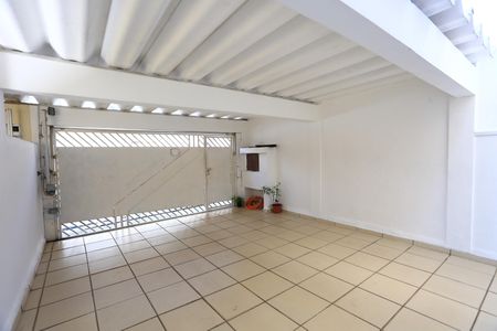 Casa à venda com 156m², 4 quartos e 2 vagas Casa à venda com 156m², 4 quartos e 2 vagasGaragem
