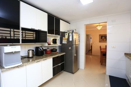 Casa à venda com 156m², 4 quartos e 2 vagas Casa à venda com 156m², 4 quartos e 2 vagasCozinha
