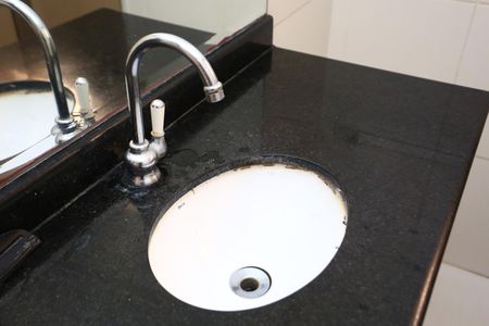 Casa à venda com 156m², 4 quartos e 2 vagas Casa à venda com 156m², 4 quartos e 2 vagasBanheiro da Suíte