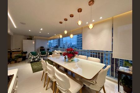 Apartamento à venda com 3 quartos, 137m² em Vila Regente Feijó, São Paulo