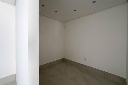 Apartamento à venda com 125m², 3 quartos e 2 vagasEscritório