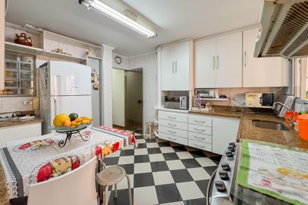 Casa à venda com 194m², 3 quartos e 2 vagasCozinha