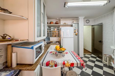 Casa à venda com 194m², 3 quartos e 2 vagasCozinha