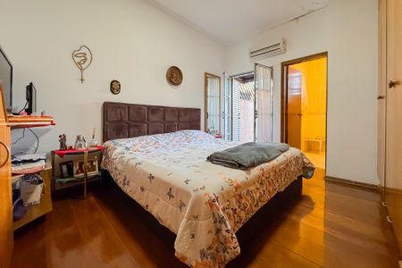 Casa à venda com 194m², 3 quartos e 2 vagasSuíte 1
