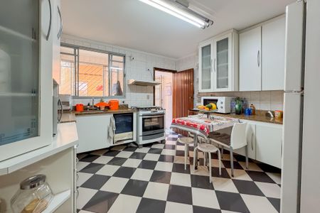 Casa à venda com 194m², 3 quartos e 2 vagasCozinha