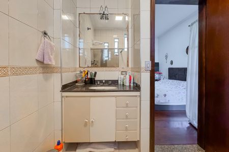 Casa à venda com 194m², 3 quartos e 2 vagasBanheiro da Suíte 1