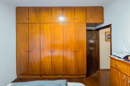 Casa à venda com 194m², 3 quartos e 2 vagasSuíte 1 - Armários