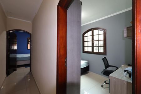 Casa à venda com 208m², 3 quartos e 2 vagasCorredor