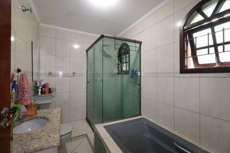 Casa à venda com 208m², 3 quartos e 2 vagasBanheiro da Suíte
