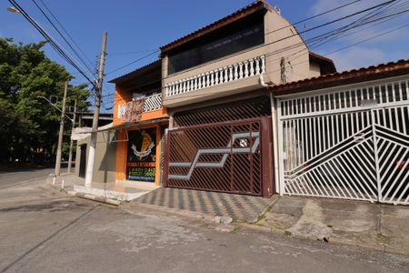 Casa à venda com 208m², 3 quartos e 2 vagasFachada