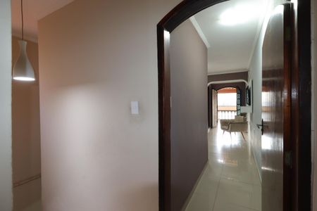 Casa à venda com 208m², 3 quartos e 2 vagasCorredor