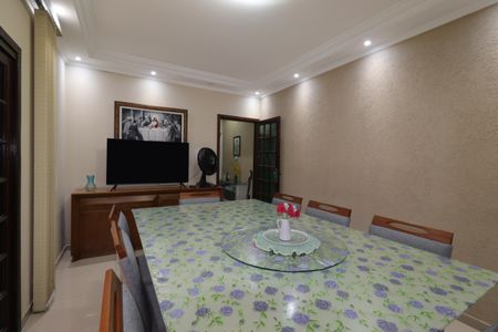 Casa à venda com 208m², 3 quartos e 2 vagasSala de Jantar