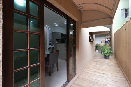 Casa à venda com 208m², 3 quartos e 2 vagasCorredor
