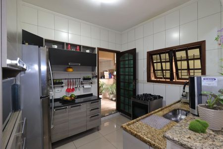 Casa à venda com 208m², 3 quartos e 2 vagasCozinha