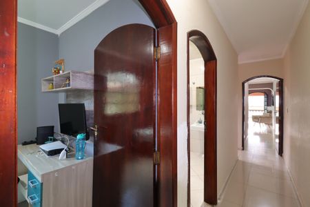 Casa à venda com 208m², 3 quartos e 2 vagasCorredor